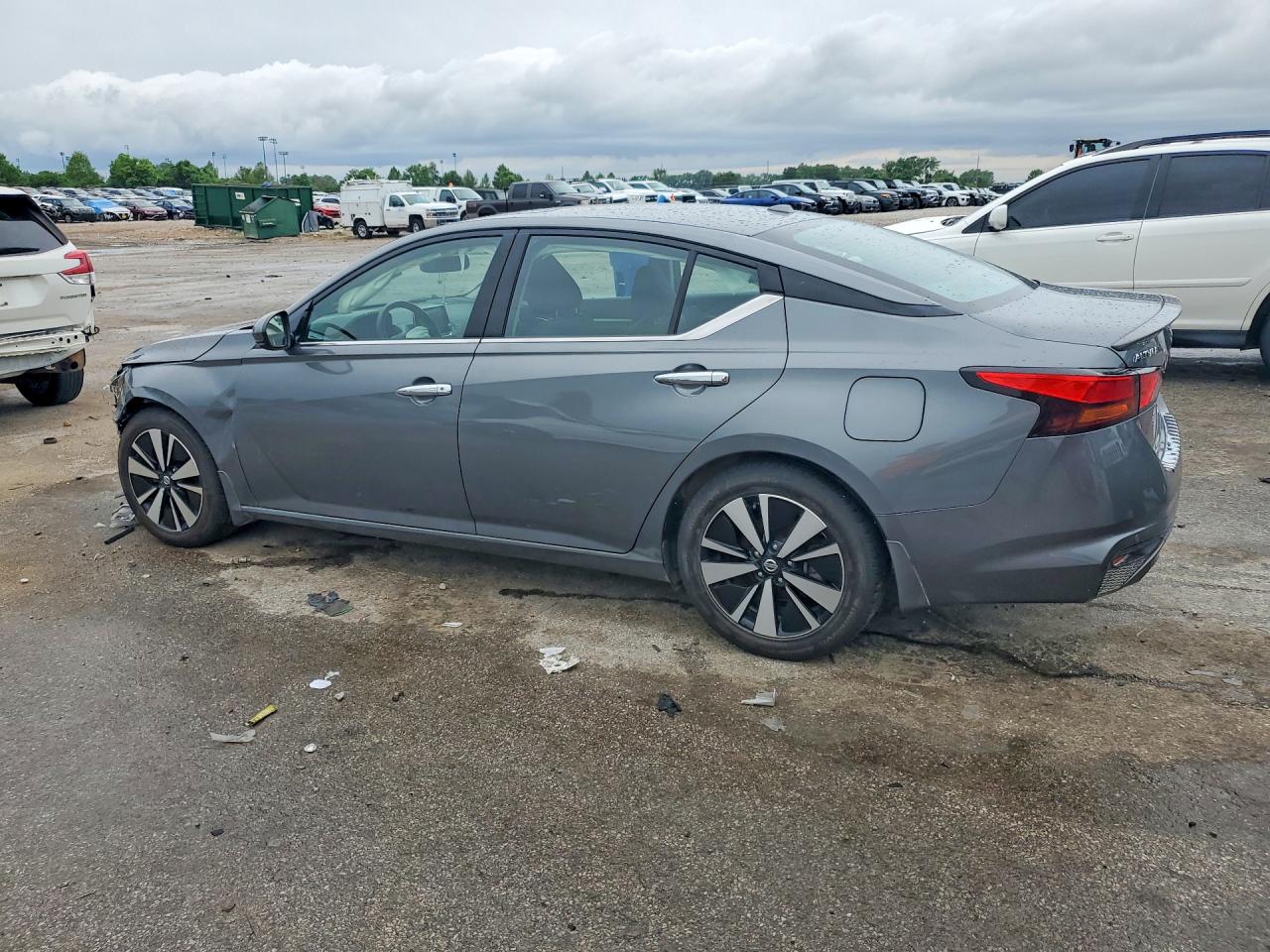 2019 NISSAN ALTIMA SV photo 3