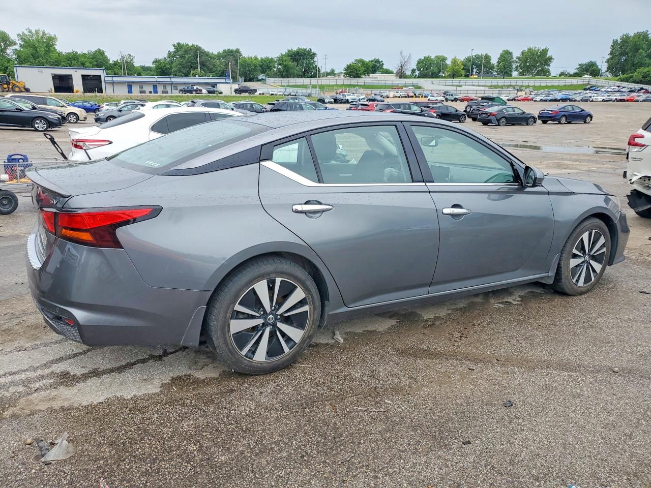 2019 NISSAN ALTIMA SV photo 5