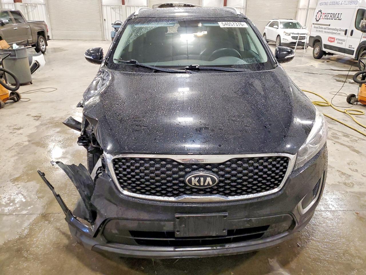 2017 KIA SORENTO LX photo 5