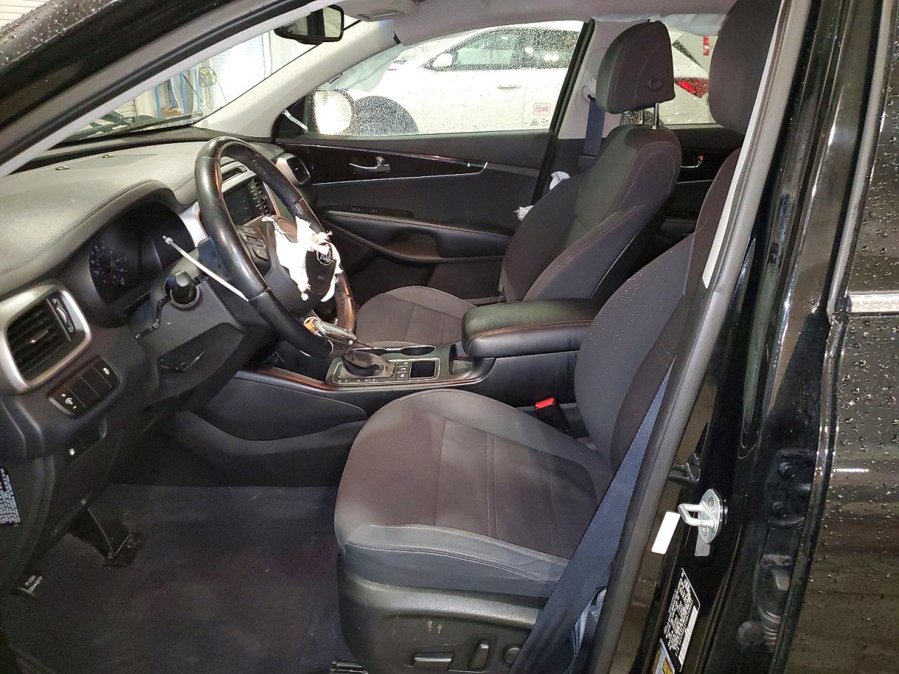 2017 KIA SORENTO LX photo 7