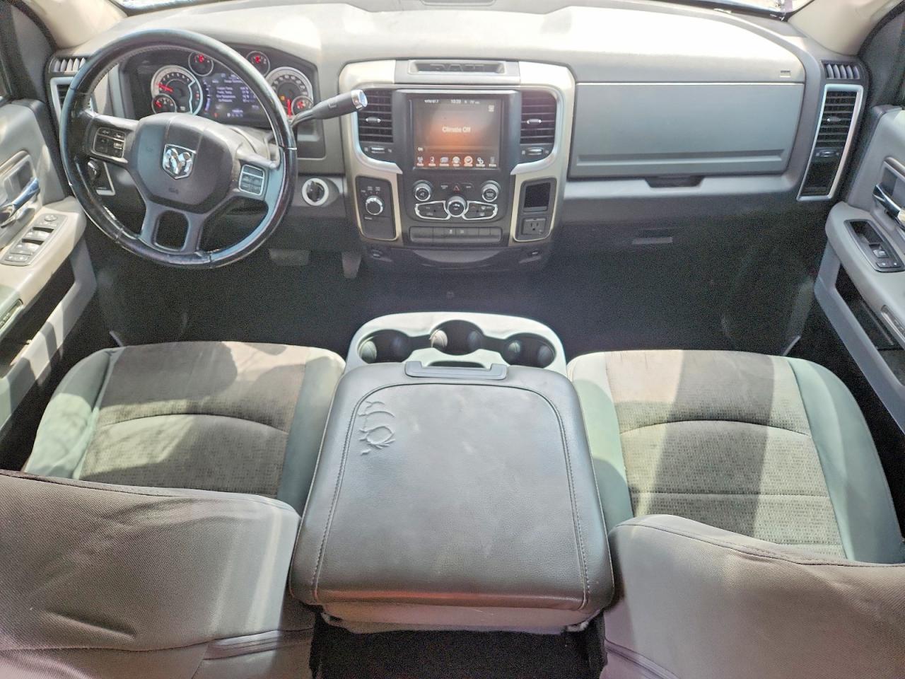 2013 RAM 1500 SLT photo 15