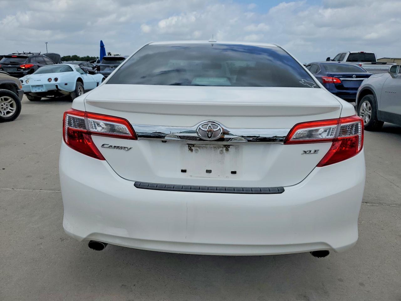 2014 TOYOTA CAMRY XLE V6 photo 11