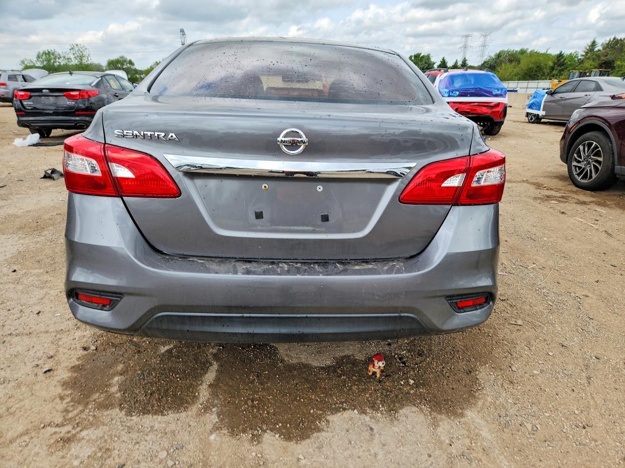 2016 NISSAN SENTRA S photo 11