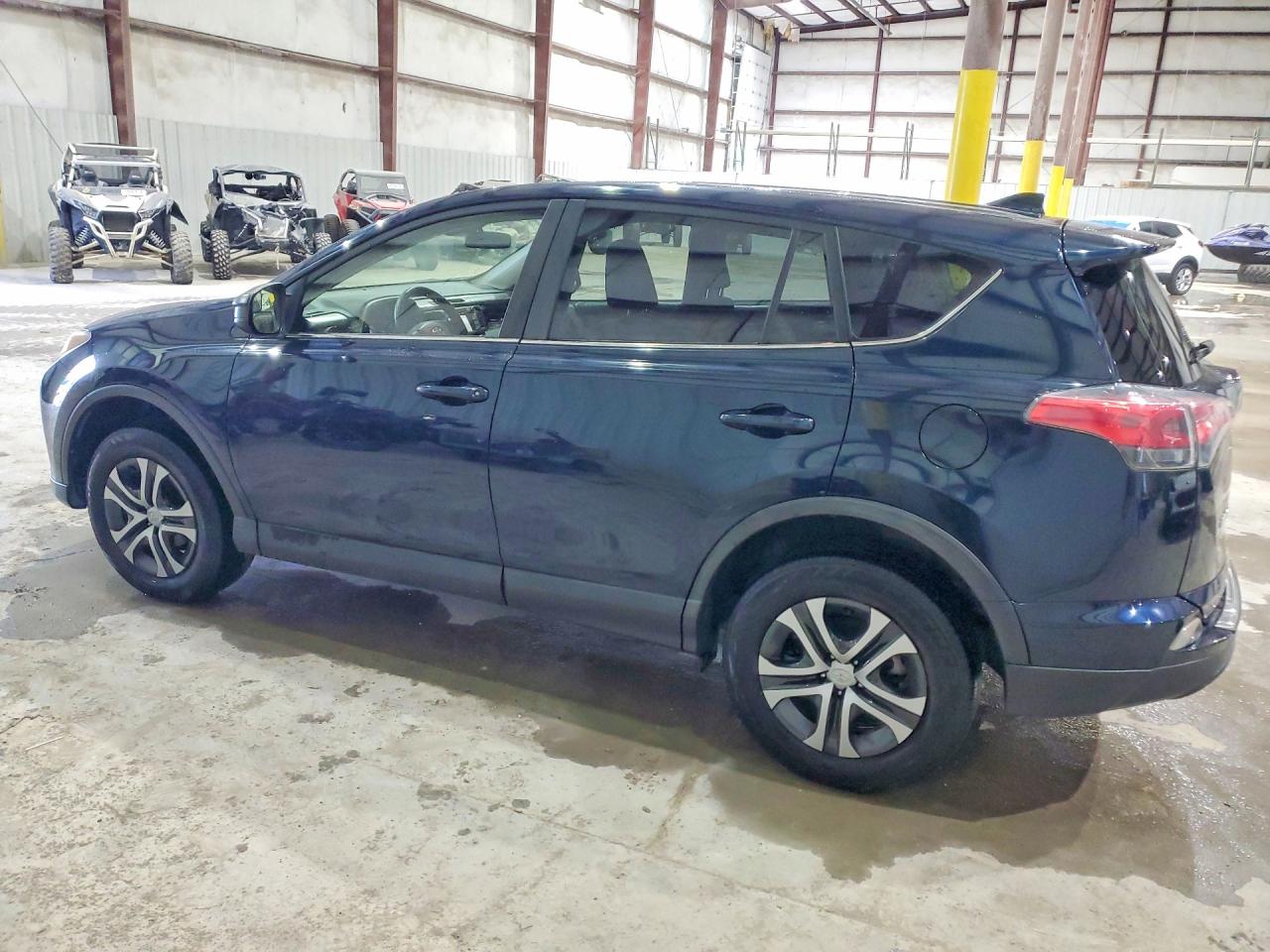 2018 TOYOTA RAV4 LE photo 2