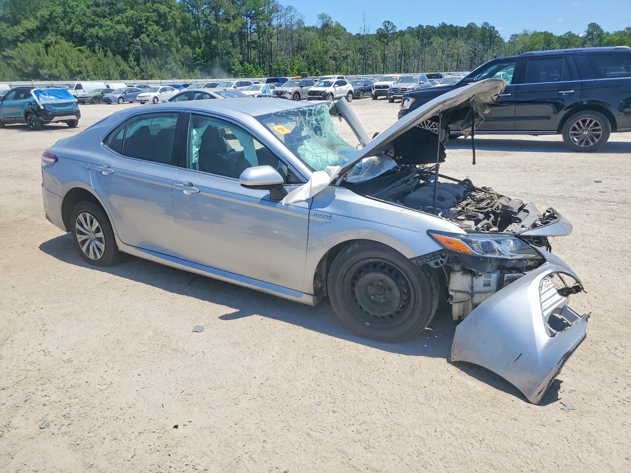 2020 TOYOTA CAMRY LE photo 10