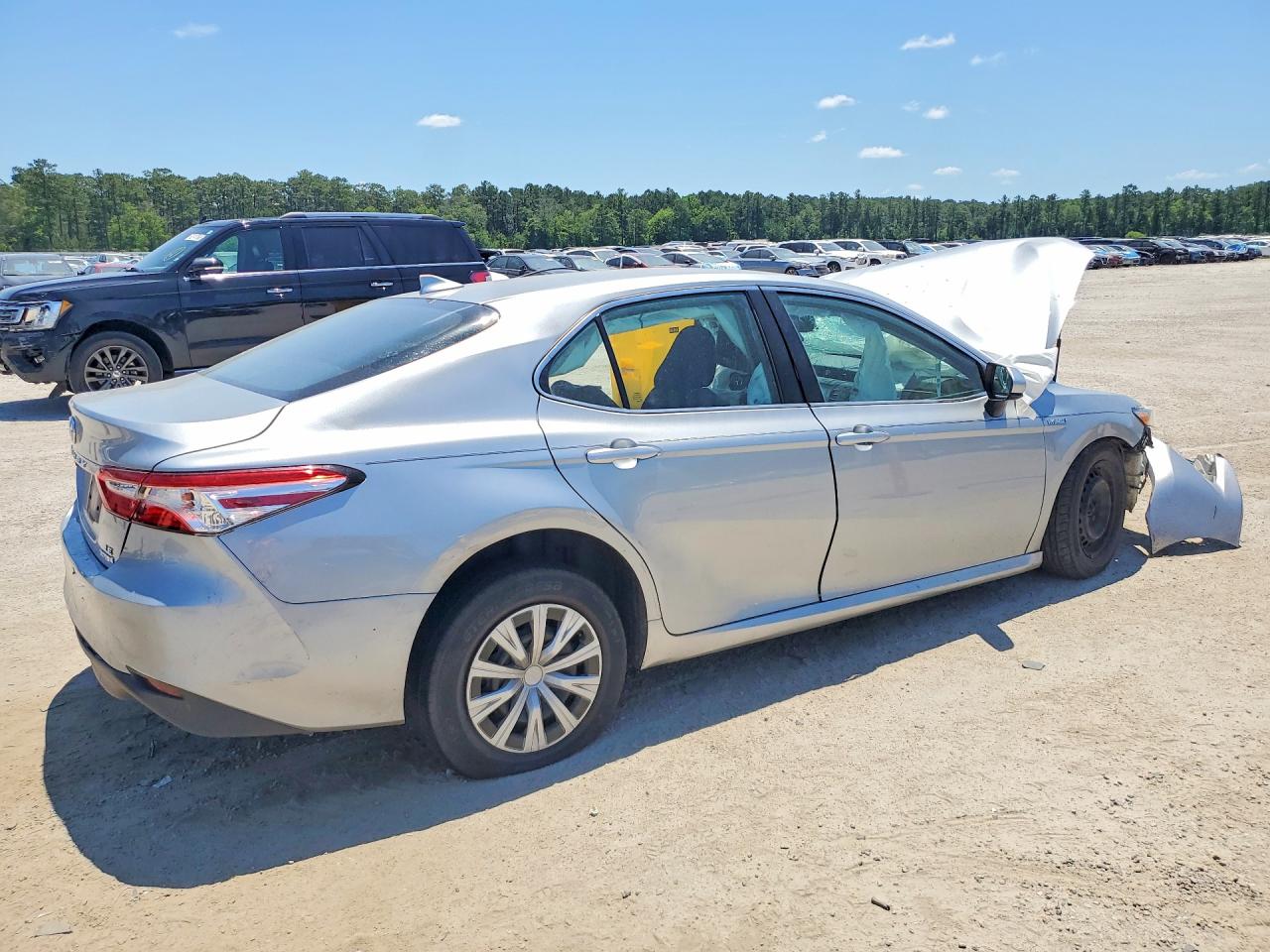 2020 TOYOTA CAMRY LE photo 7