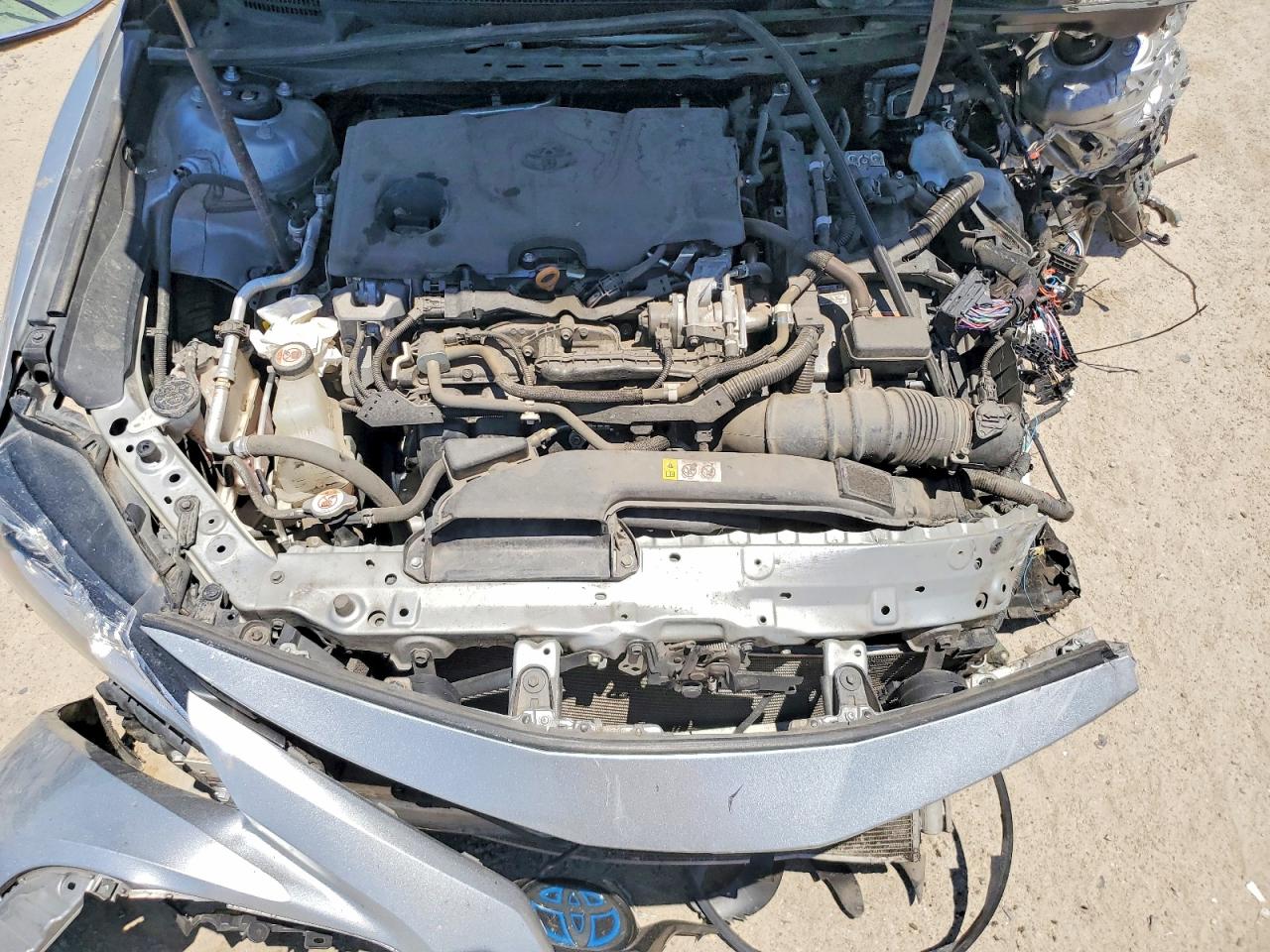 2020 TOYOTA CAMRY LE photo 31