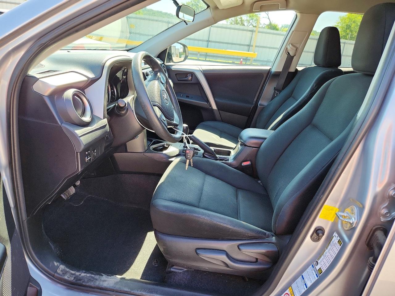 2016 TOYOTA RAV4 LE photo 7