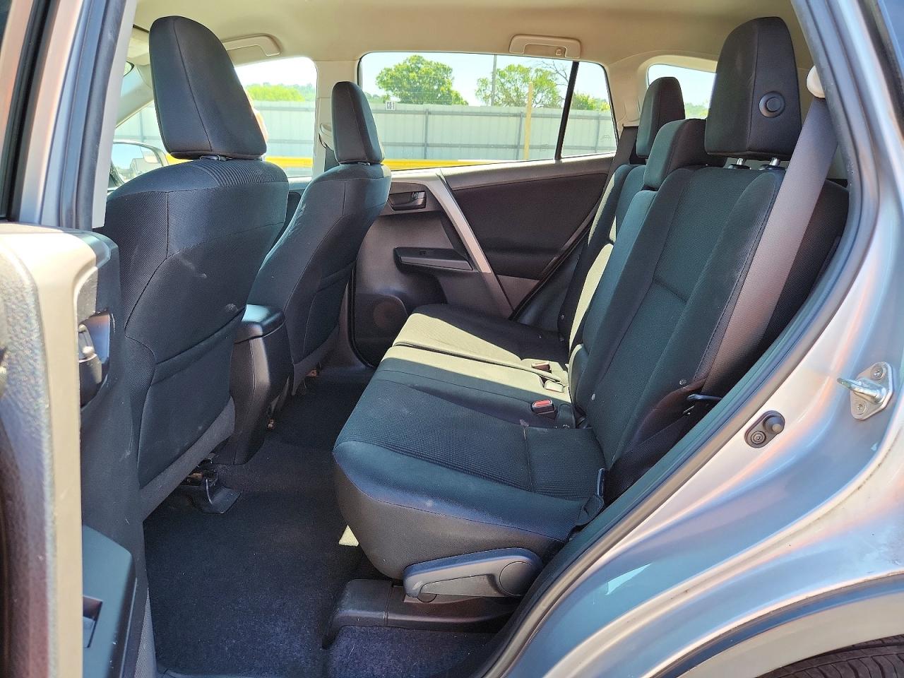 2016 TOYOTA RAV4 LE photo 11