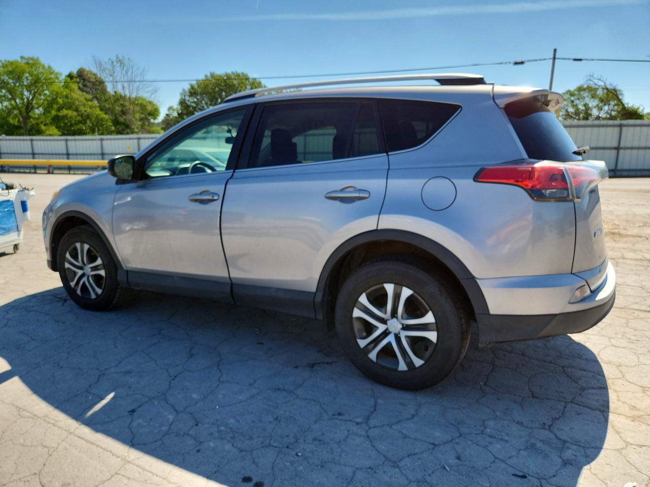 2016 TOYOTA RAV4 LE photo 2