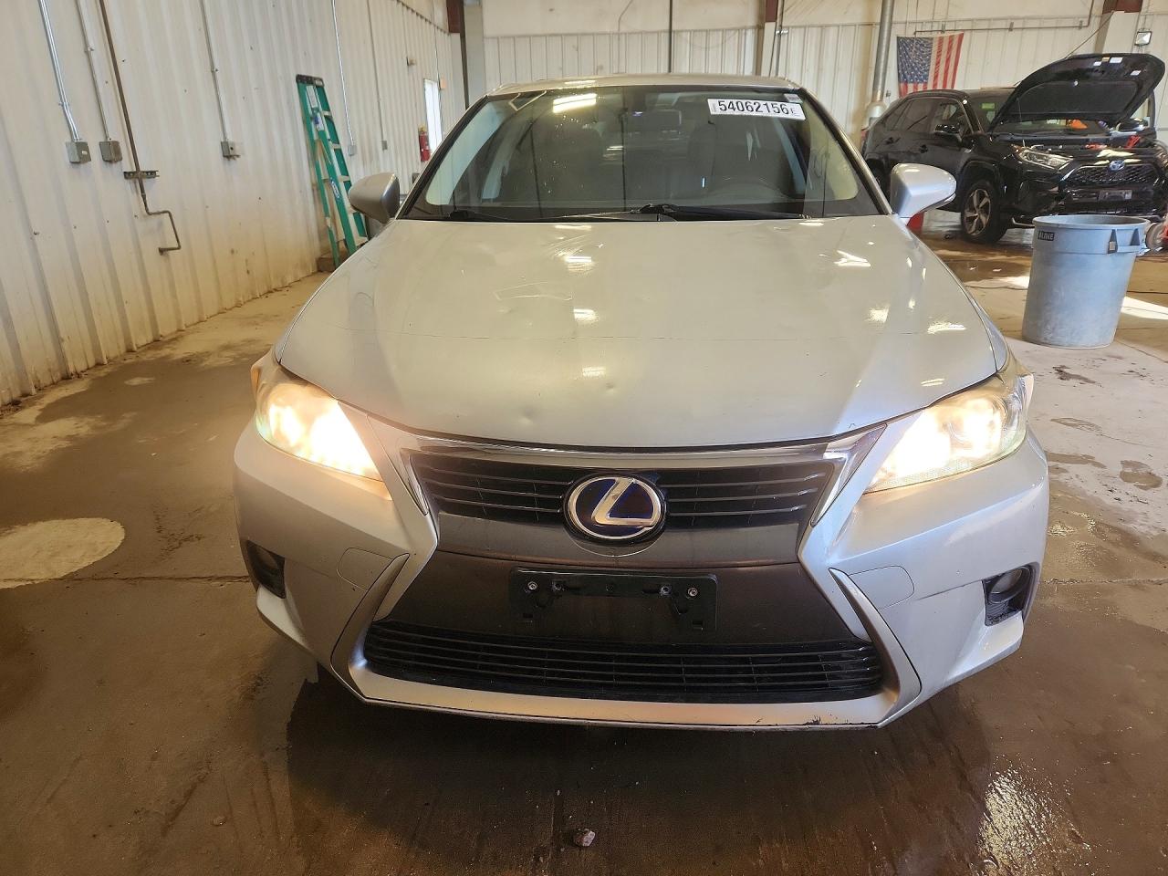 2014 LEXUS CT 200 photo 9