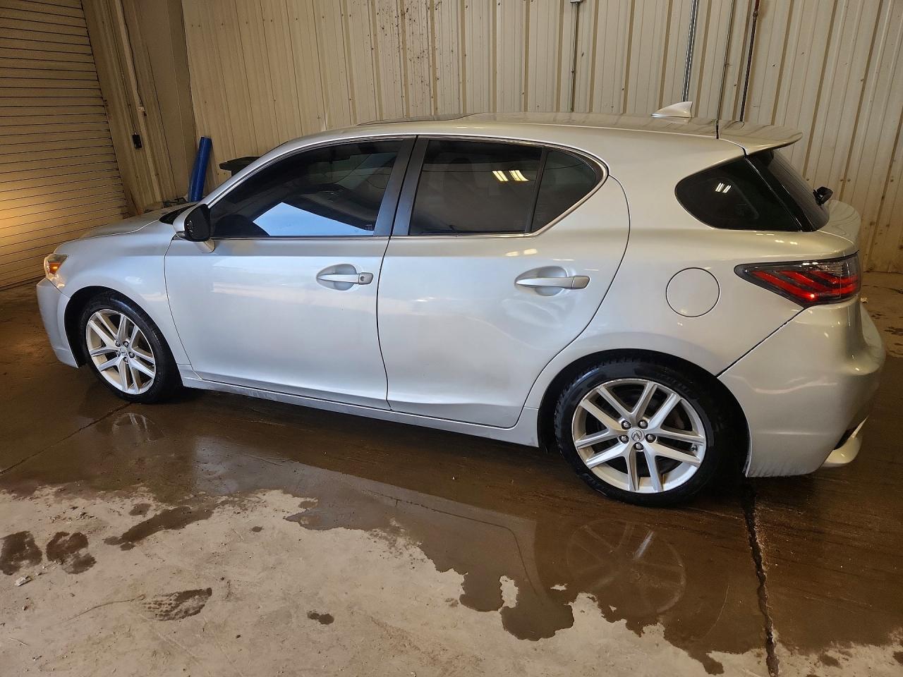 2014 LEXUS CT 200 photo 3