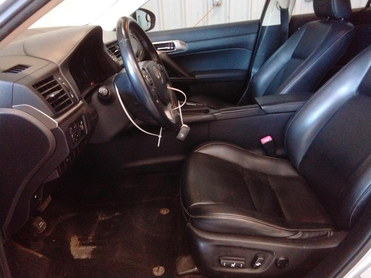 2014 LEXUS CT 200 photo 13
