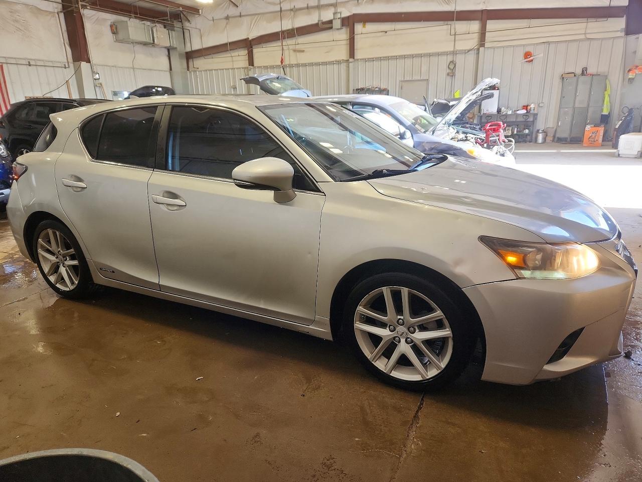 2014 LEXUS CT 200 photo 7