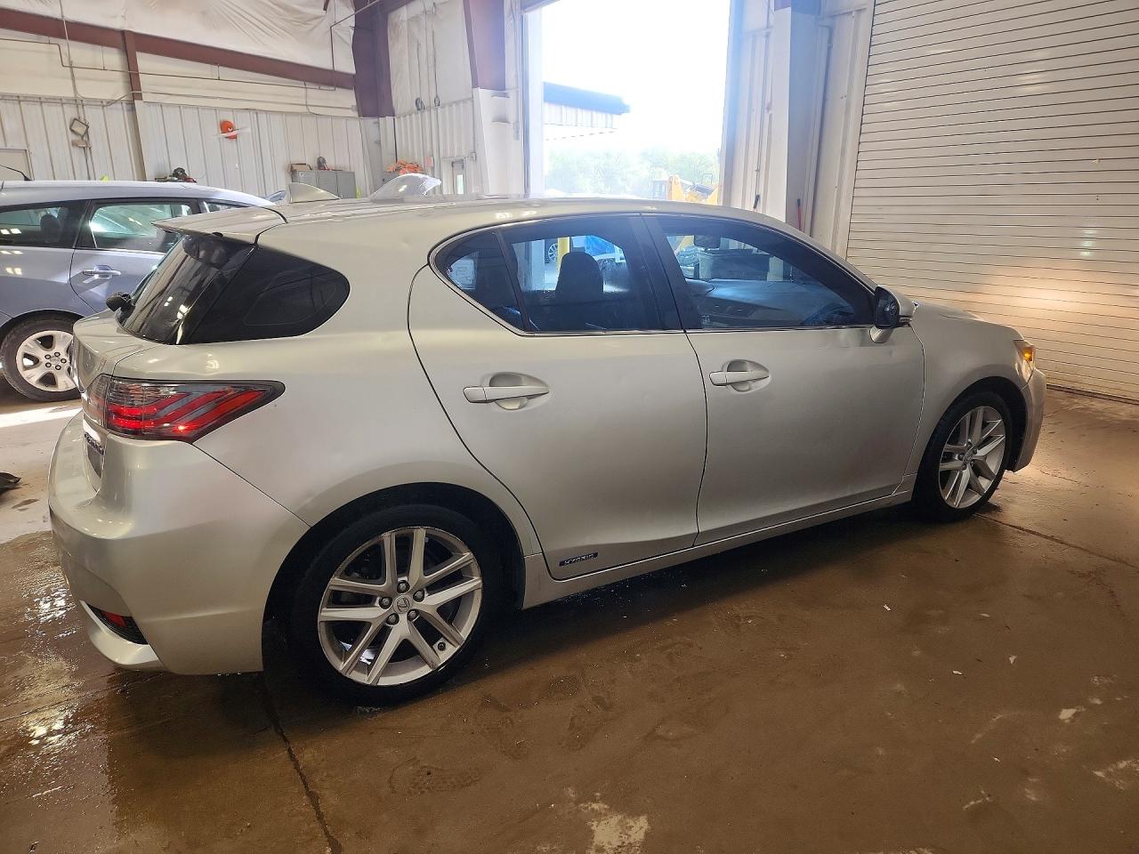 2014 LEXUS CT 200 photo 5