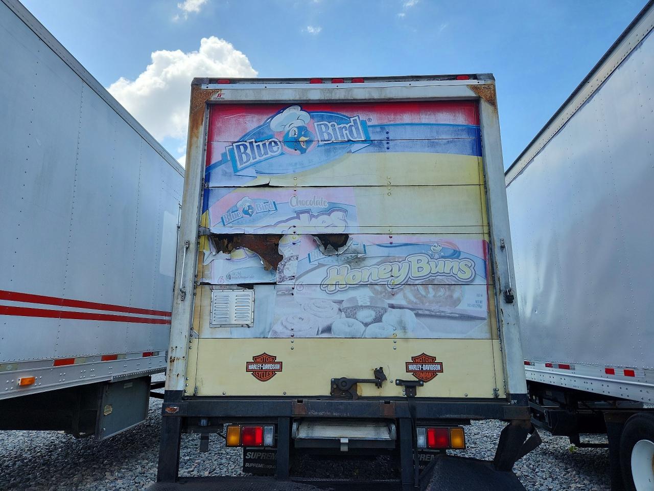 2009 ISUZU NPR DELIVERY TRUCK photo 11