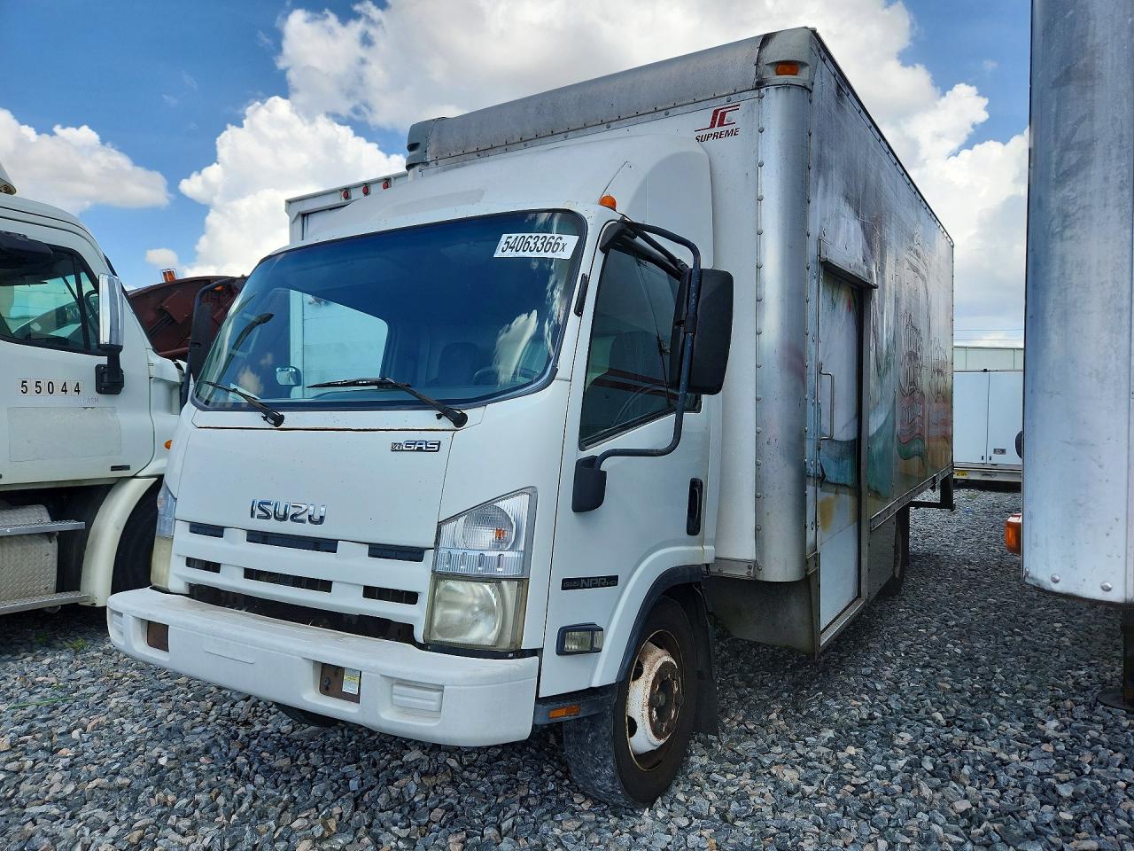 2009 ISUZU NPR