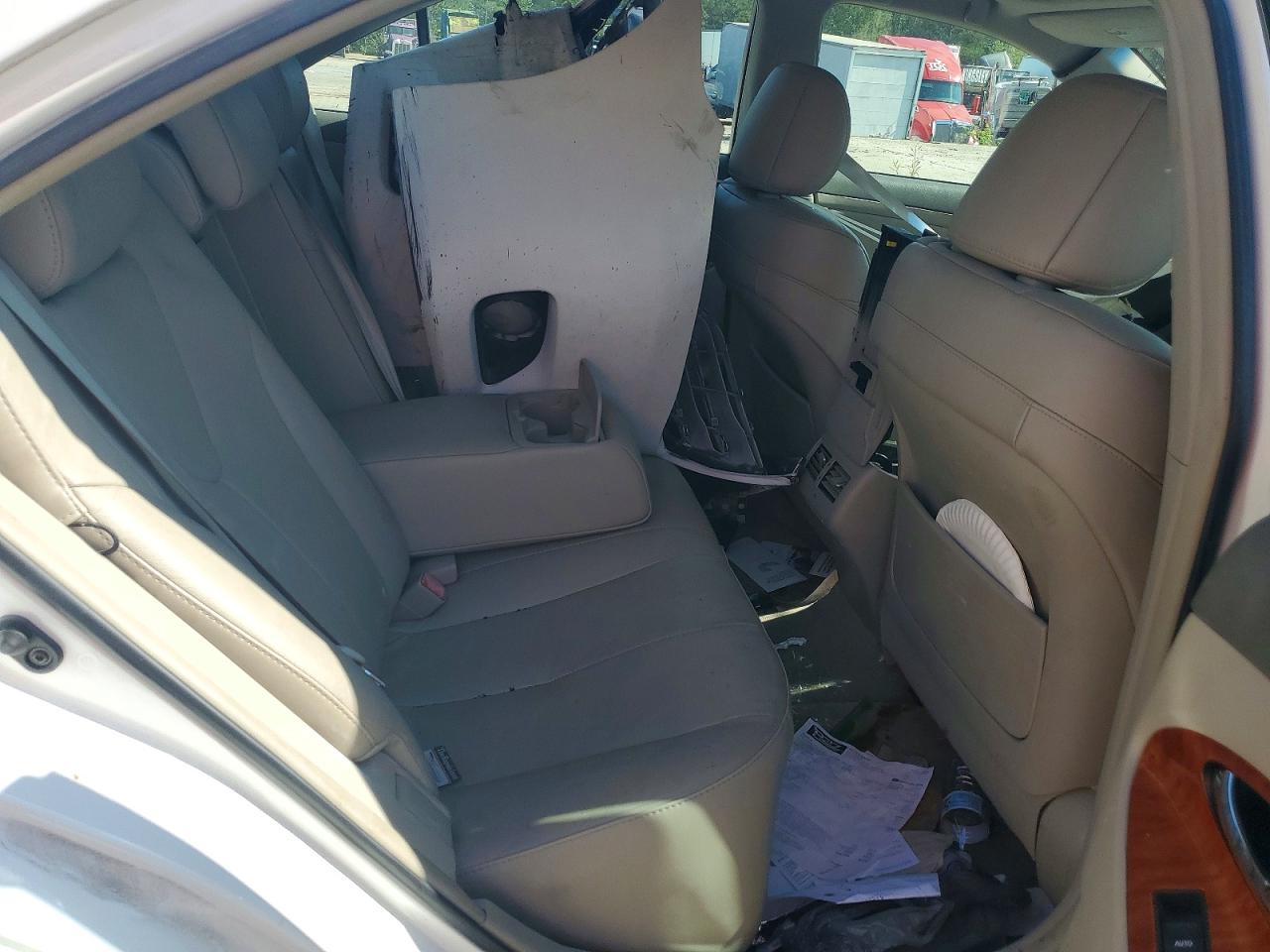2010 TOYOTA CAMRY XLE photo 10