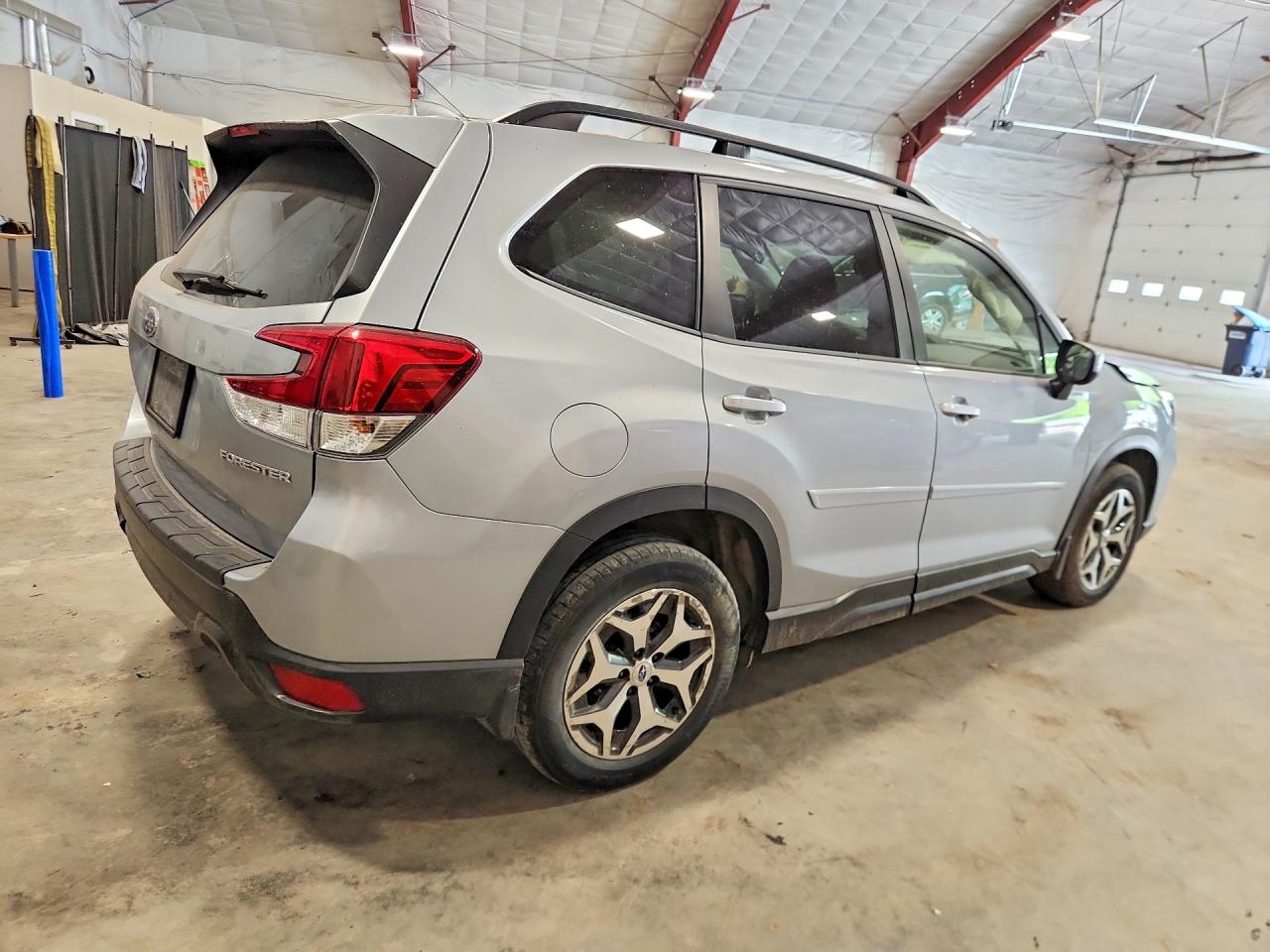 2020 SUBARU FORESTER PREMIUM photo 5