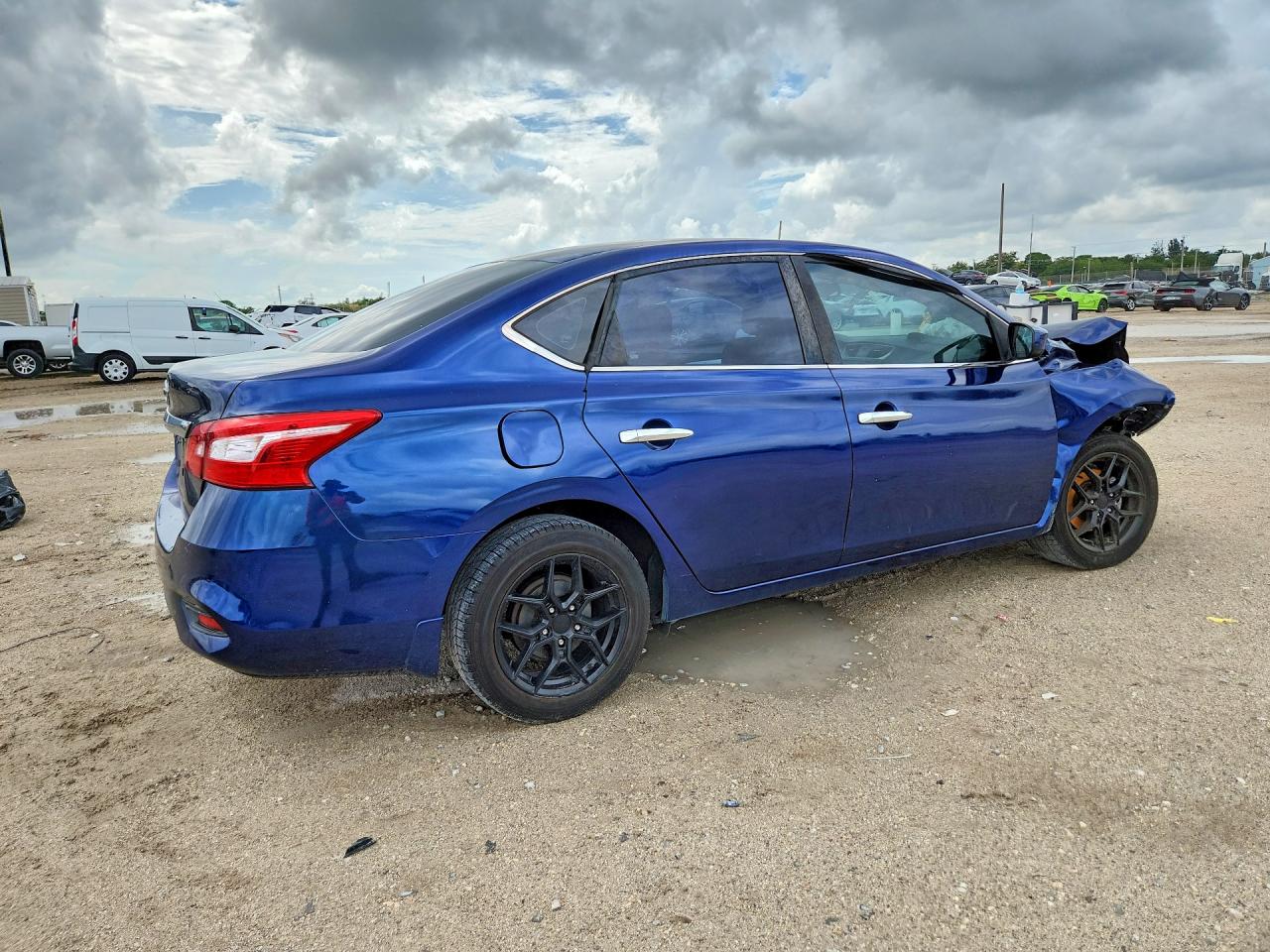 2017 NISSAN SENTRA S photo 5