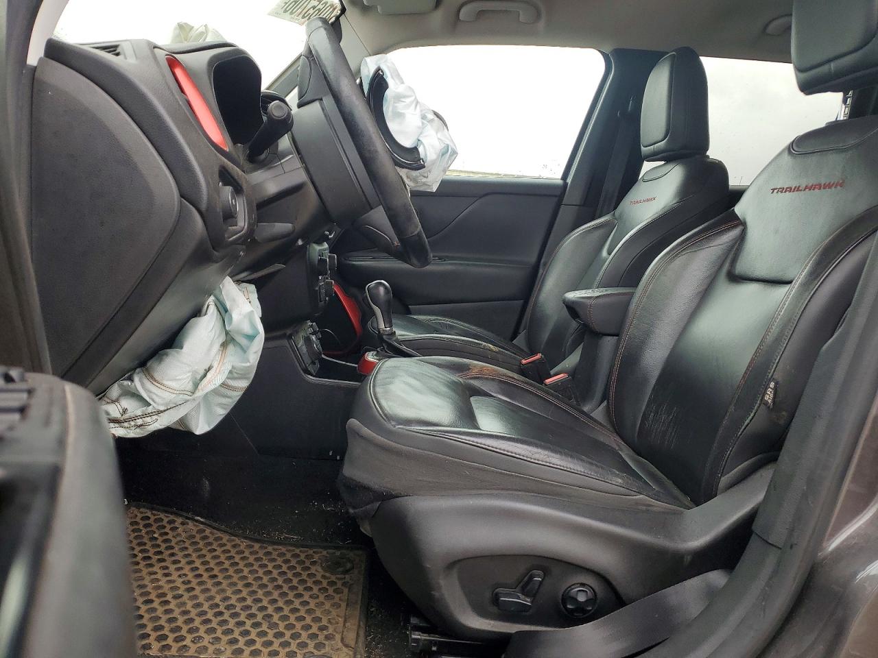 2019 JEEP RENEGADE TRAILHAWK photo 19
