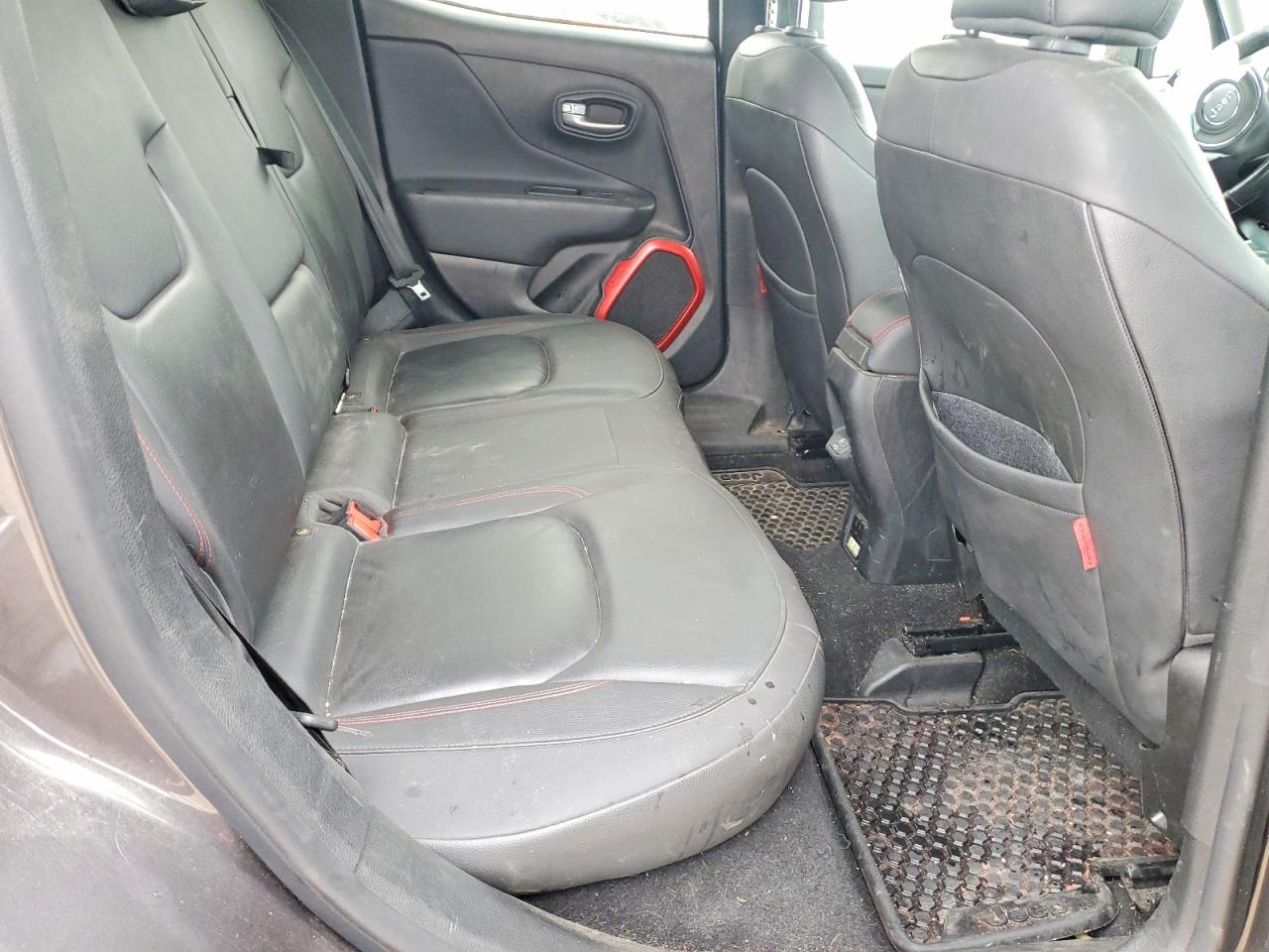 2019 JEEP RENEGADE TRAILHAWK photo 31