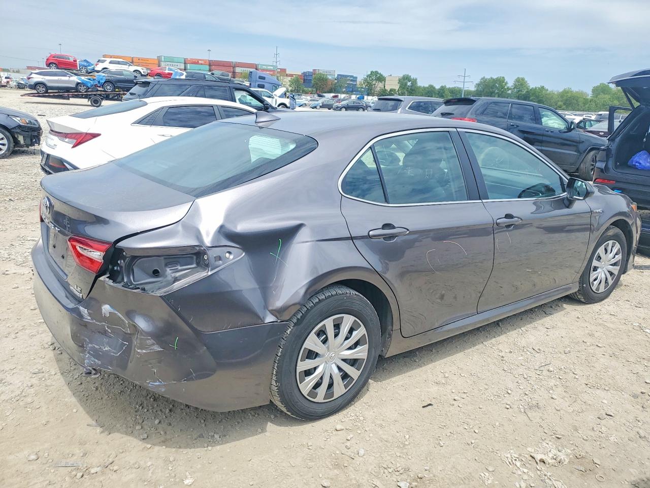 2019 TOYOTA CAMRY LE photo 7