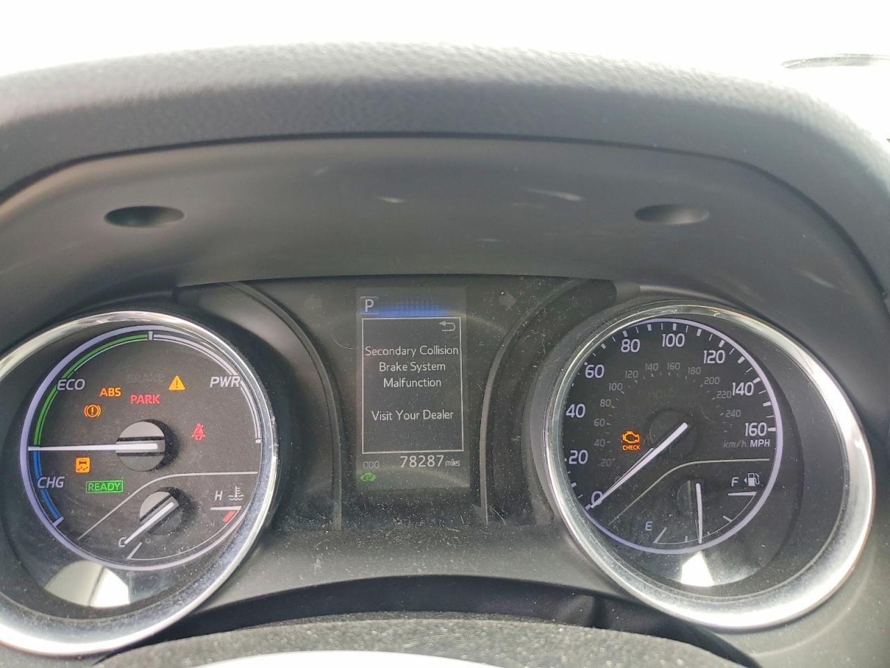 2019 TOYOTA CAMRY LE photo 25