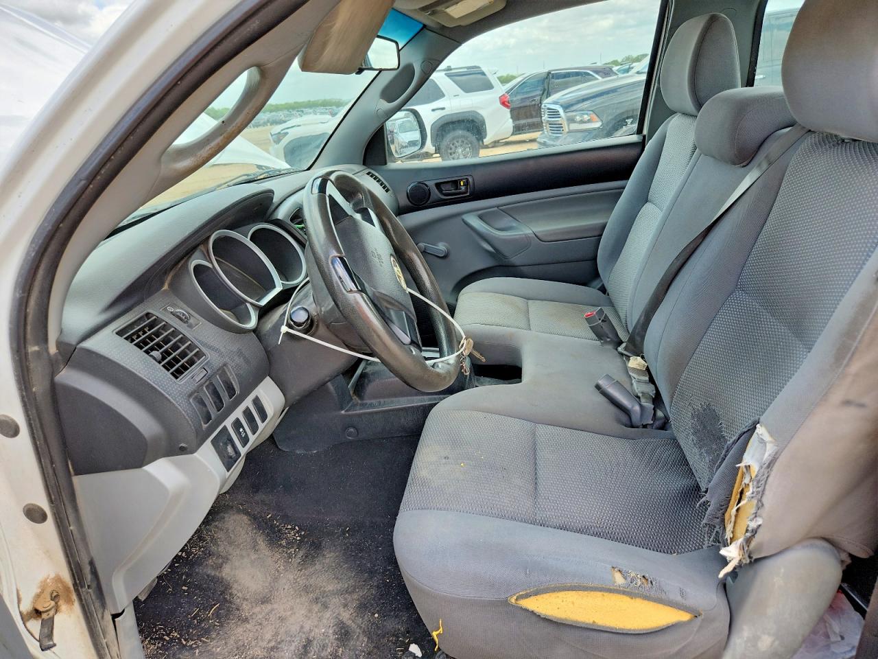 2012 TOYOTA TACOMA BASE photo 13