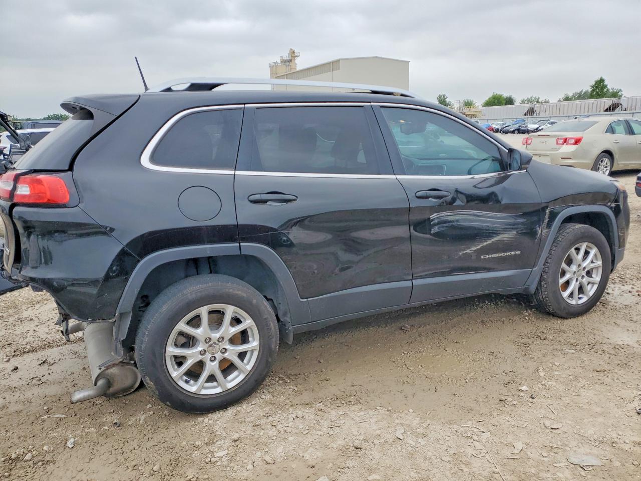 2017 JEEP CHEROKEE LATITUDE photo 5