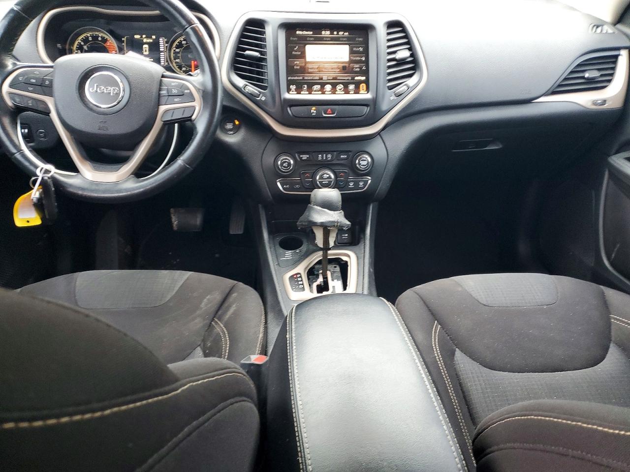 2017 JEEP CHEROKEE LATITUDE photo 15