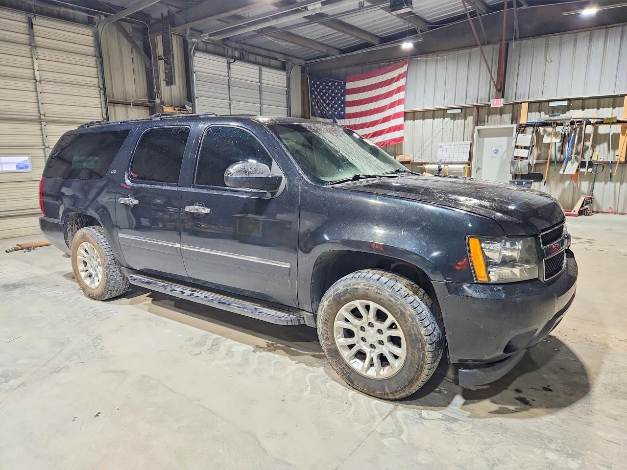 2011 CHEVROLET SUBURBAN photo 10