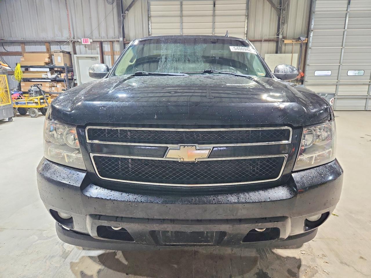 2011 CHEVROLET SUBURBAN photo 13