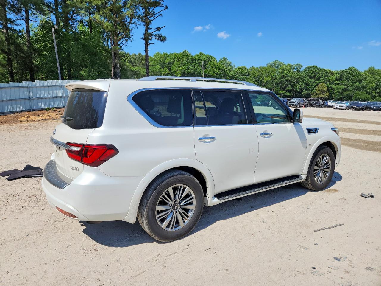 2018 INFINITI QX80 BASE photo 3