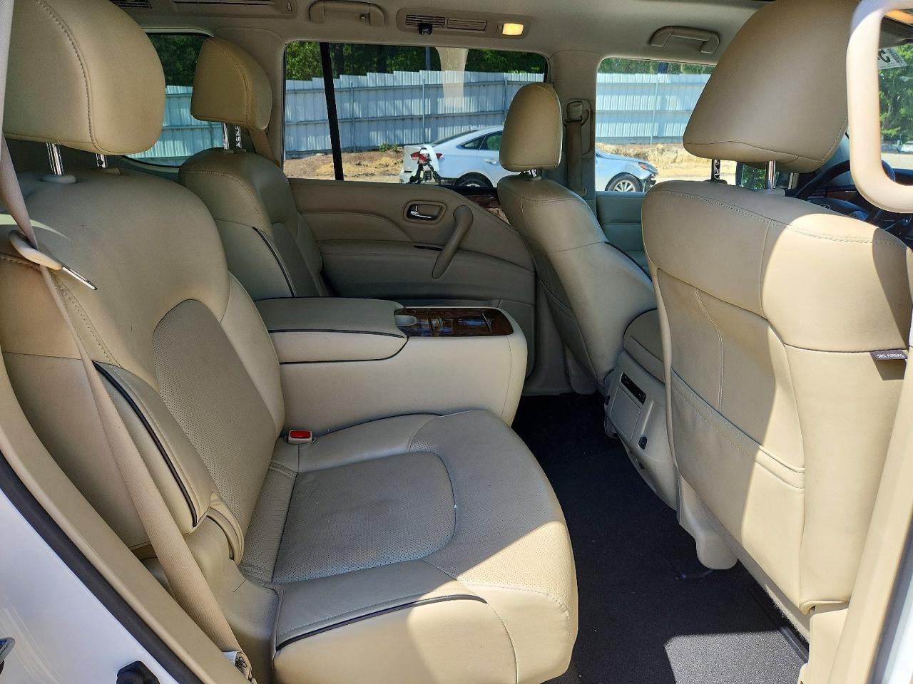 2018 INFINITI QX80 BASE photo 10