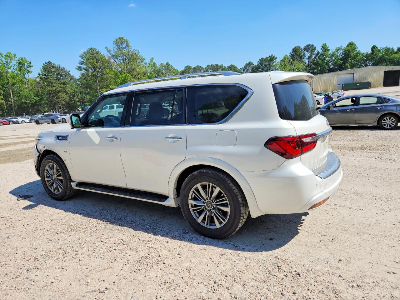2018 INFINITI QX80 BASE photo 2