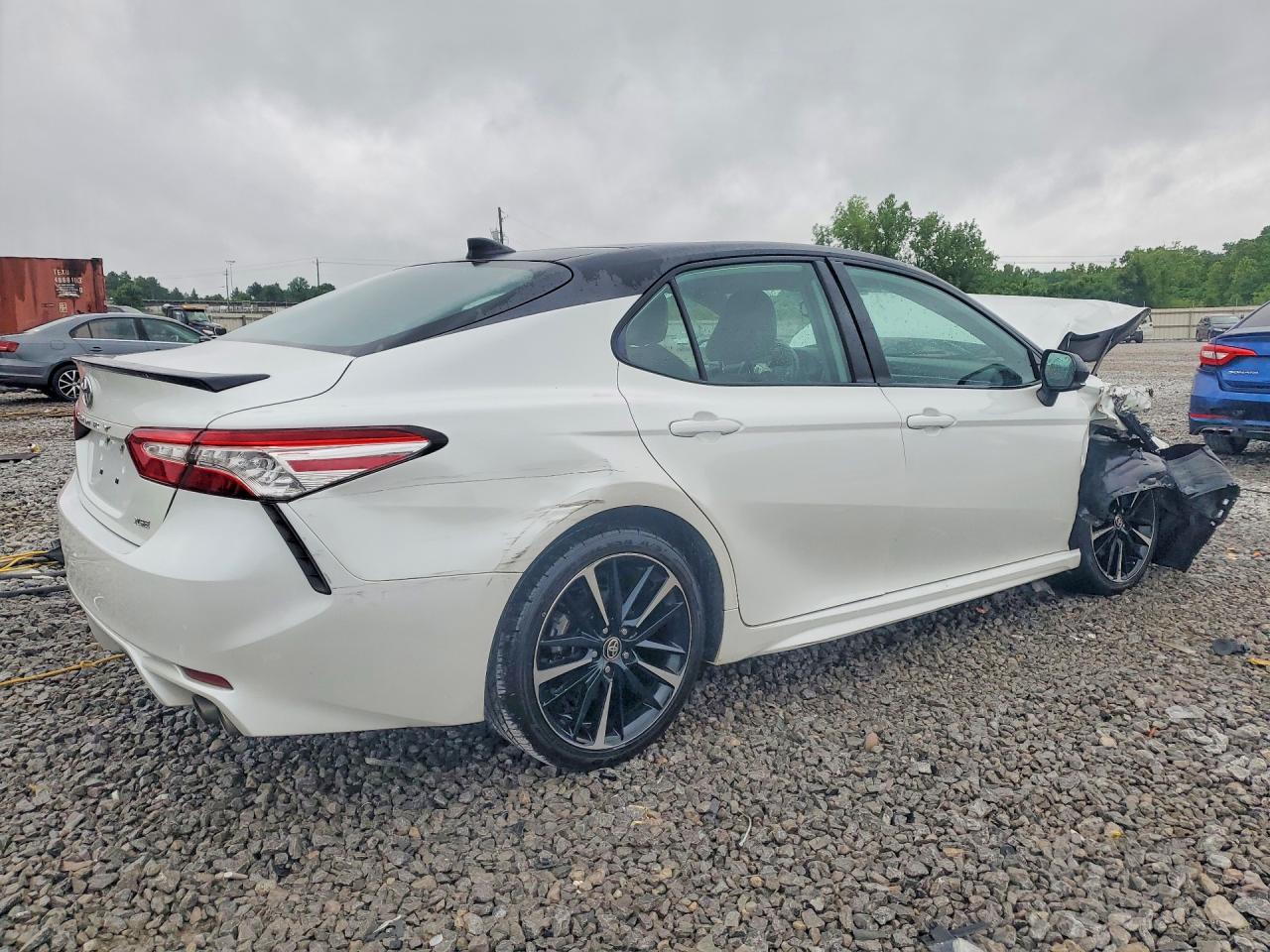 2020 TOYOTA CAMRY XSE photo 5