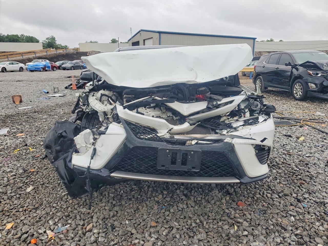 2020 TOYOTA CAMRY XSE photo 9