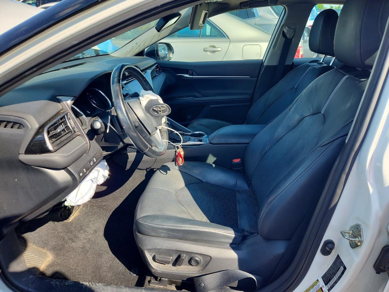 2020 TOYOTA CAMRY XSE photo 13