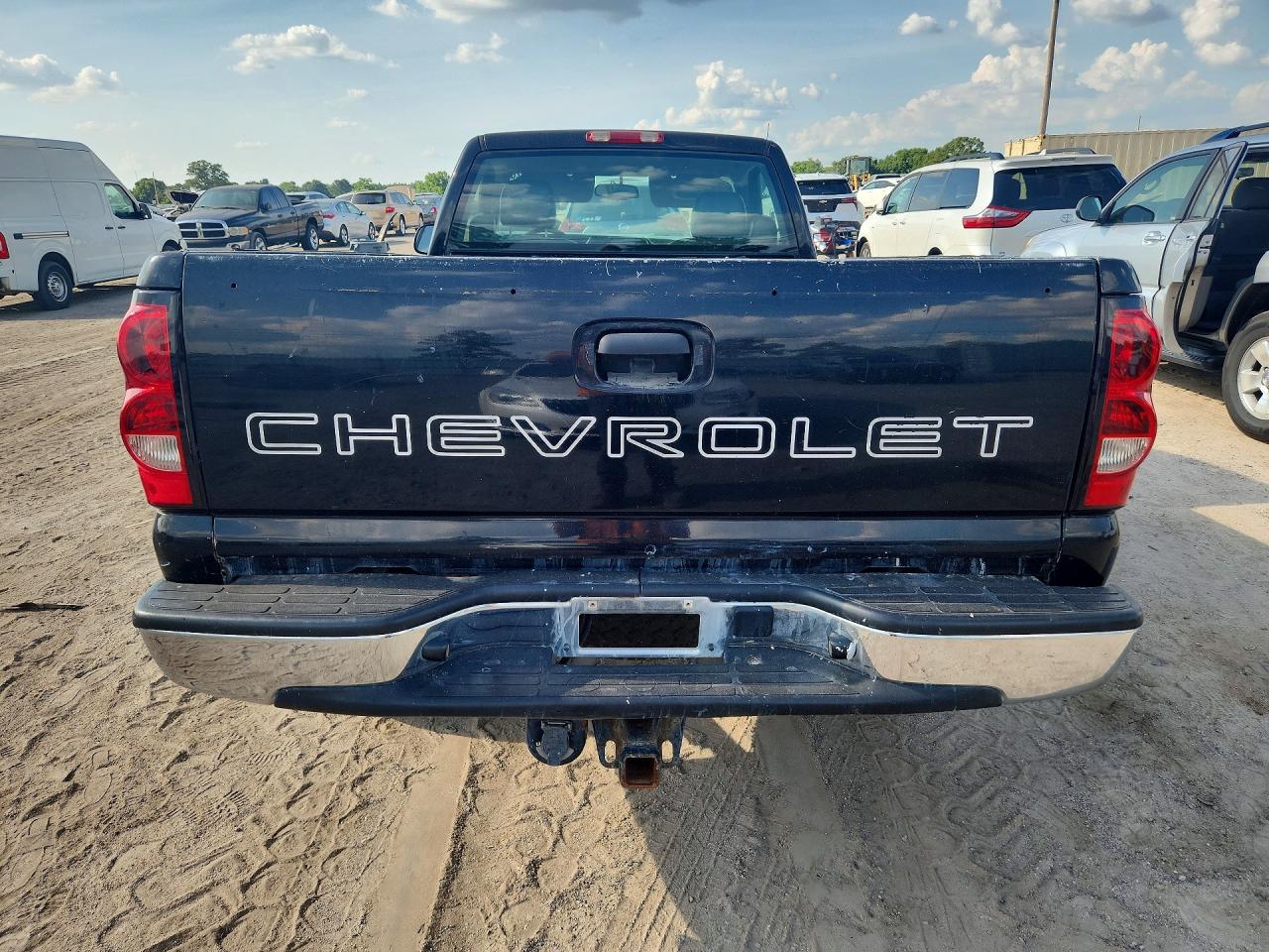 2004 CHEVROLET SILVERADO K1500 photo 11