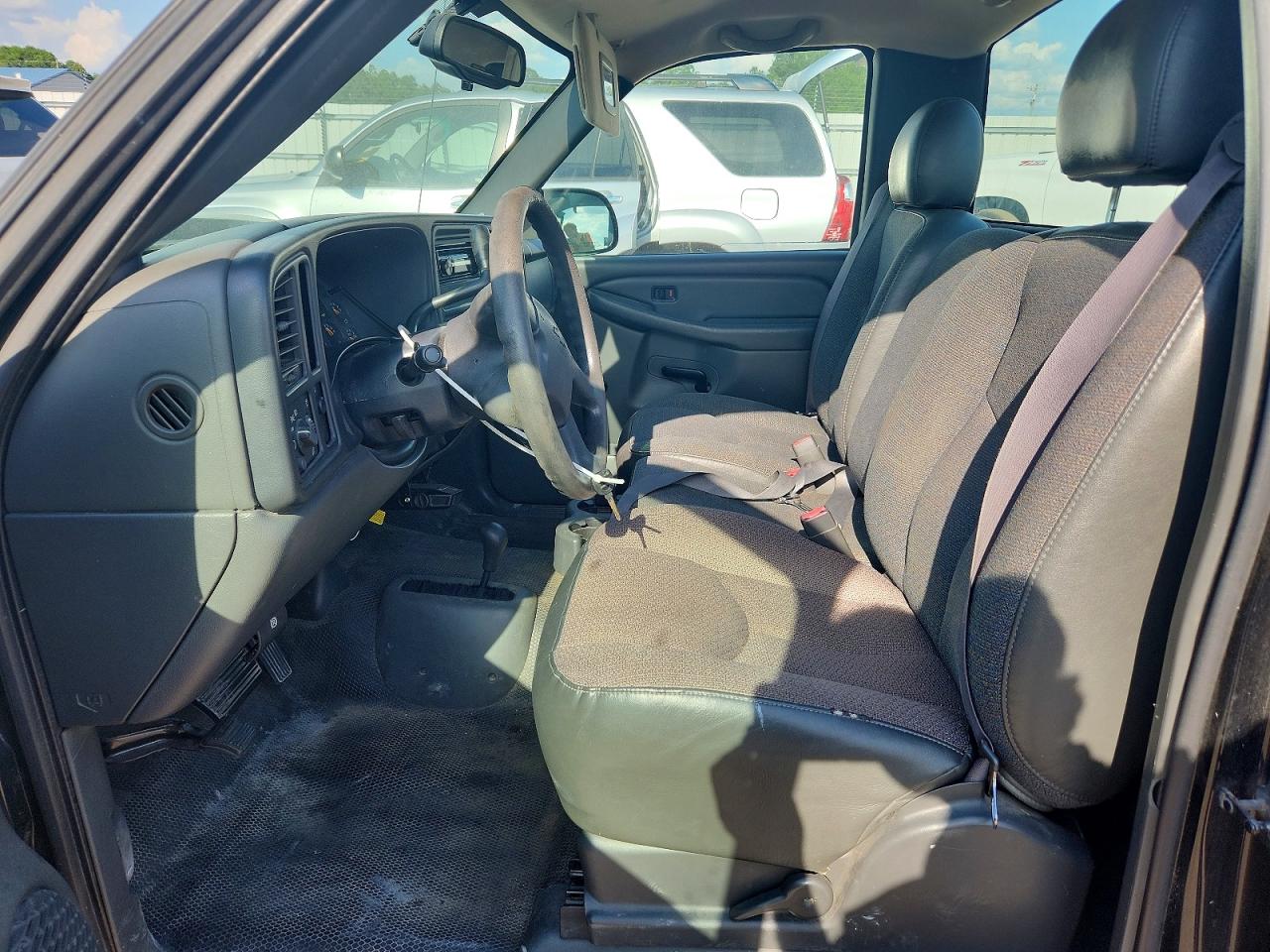 2004 CHEVROLET SILVERADO K1500 photo 13