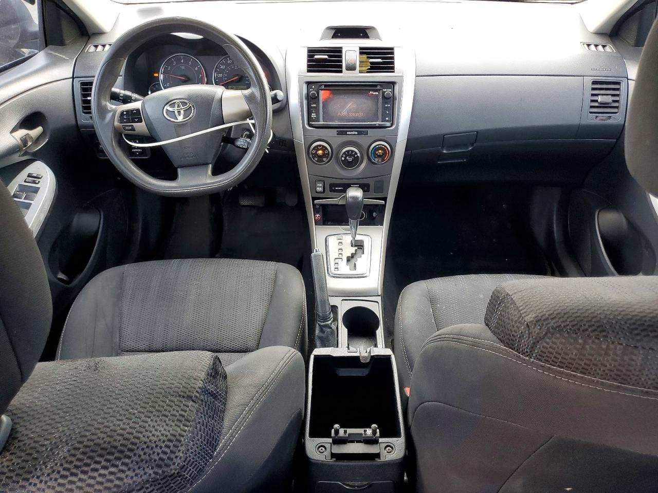 2013 TOYOTA COROLLA S photo 22