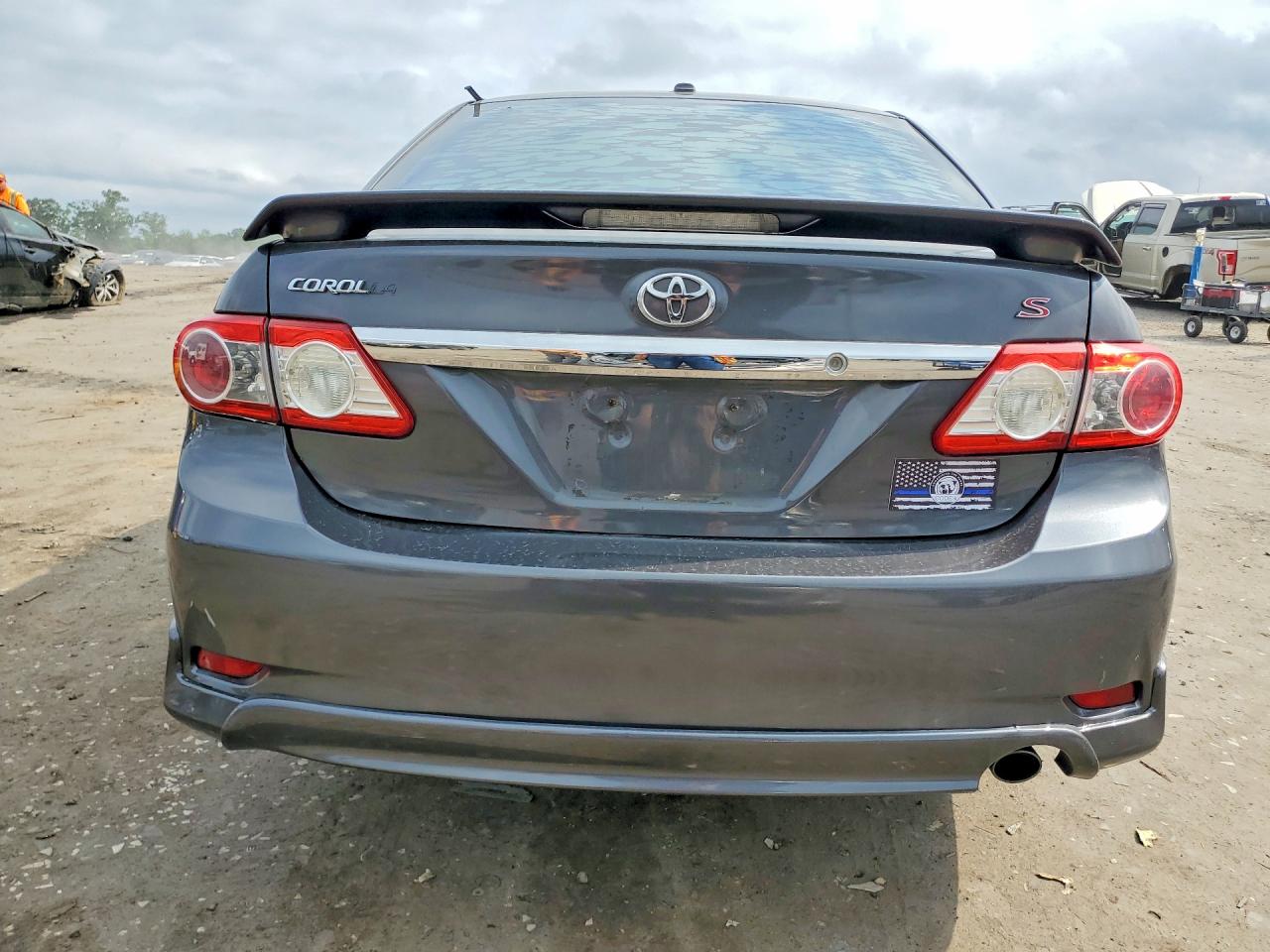 2013 TOYOTA COROLLA S photo 16