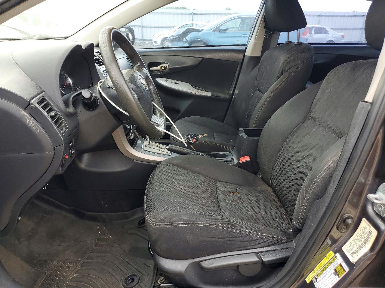 2013 TOYOTA COROLLA S photo 19