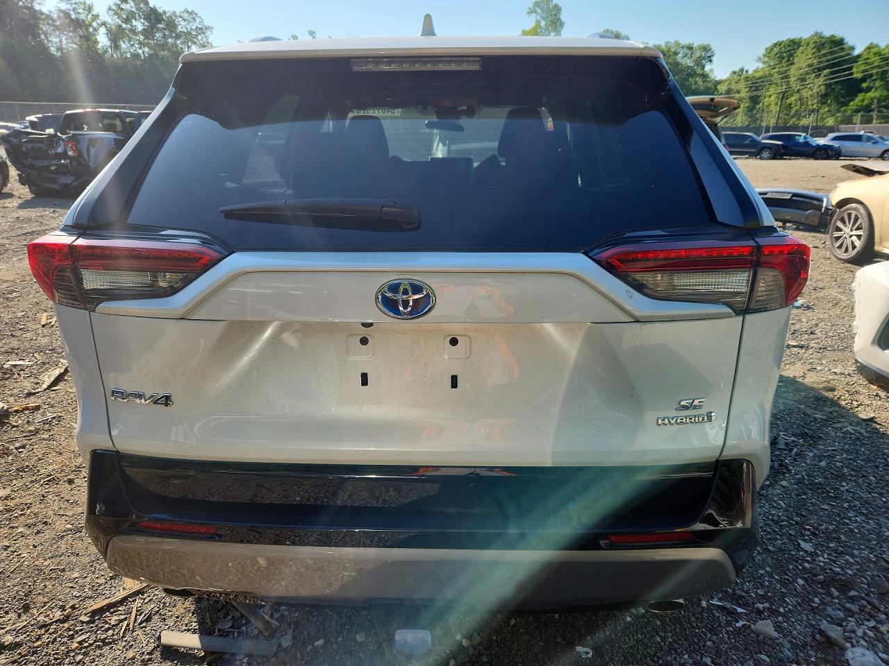 2024 TOYOTA RAV4 SE photo 6