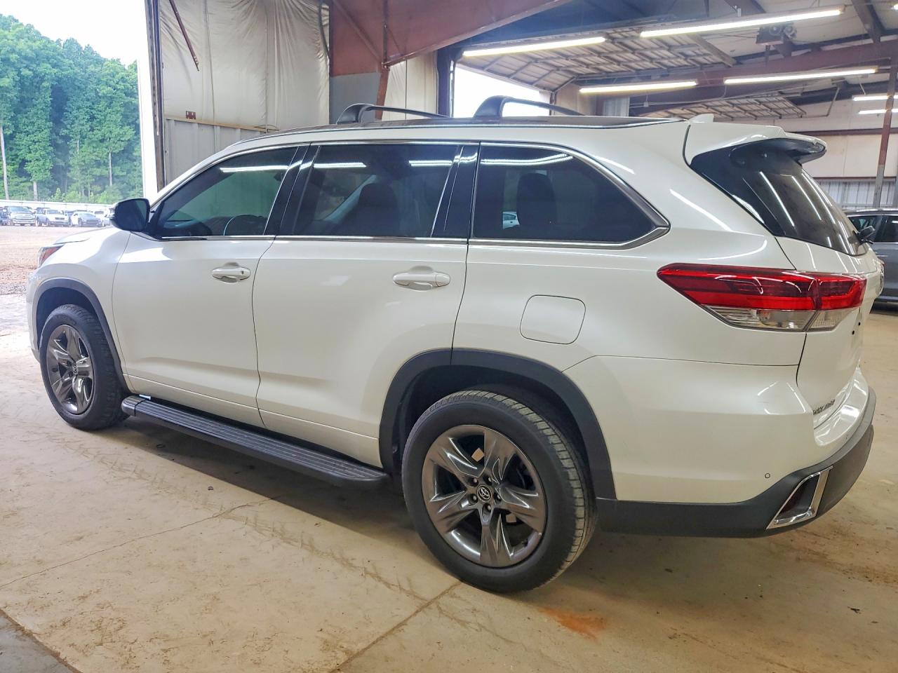 2019 TOYOTA HIGHLANDER LIMITED PLATINUM photo 3