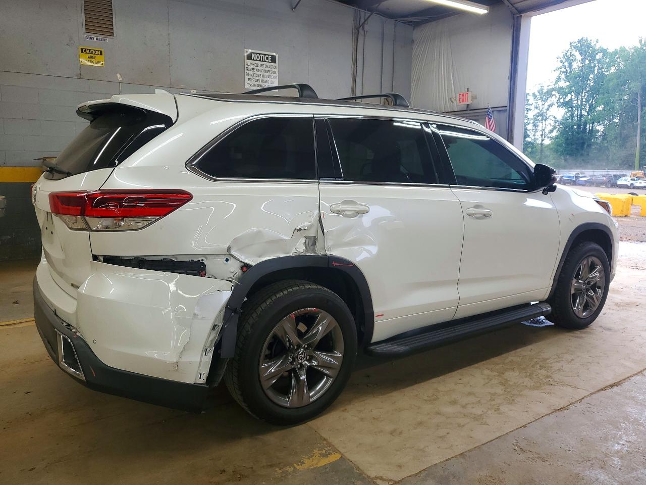 2019 TOYOTA HIGHLANDER LIMITED PLATINUM photo 5