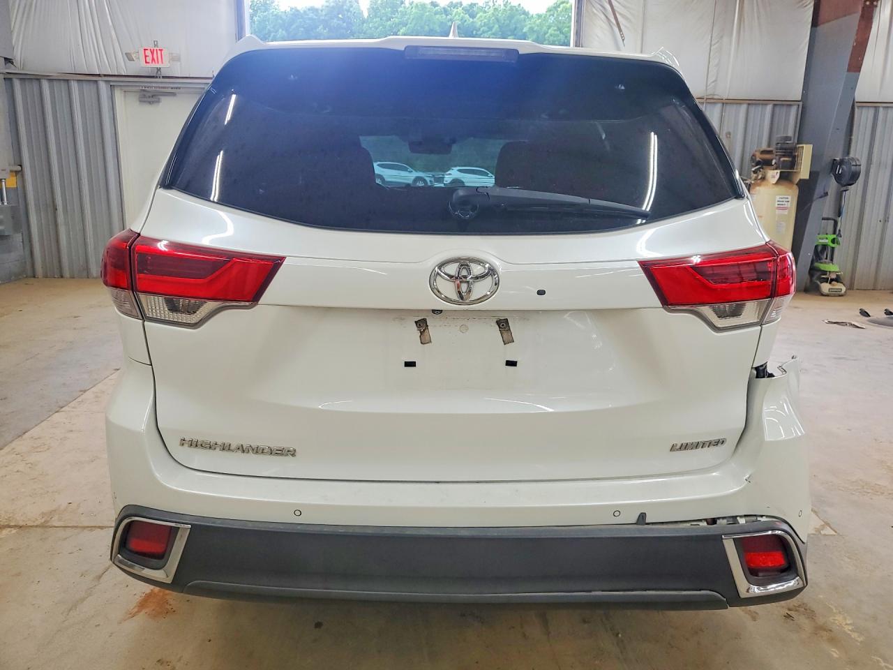 2019 TOYOTA HIGHLANDER LIMITED PLATINUM photo 11
