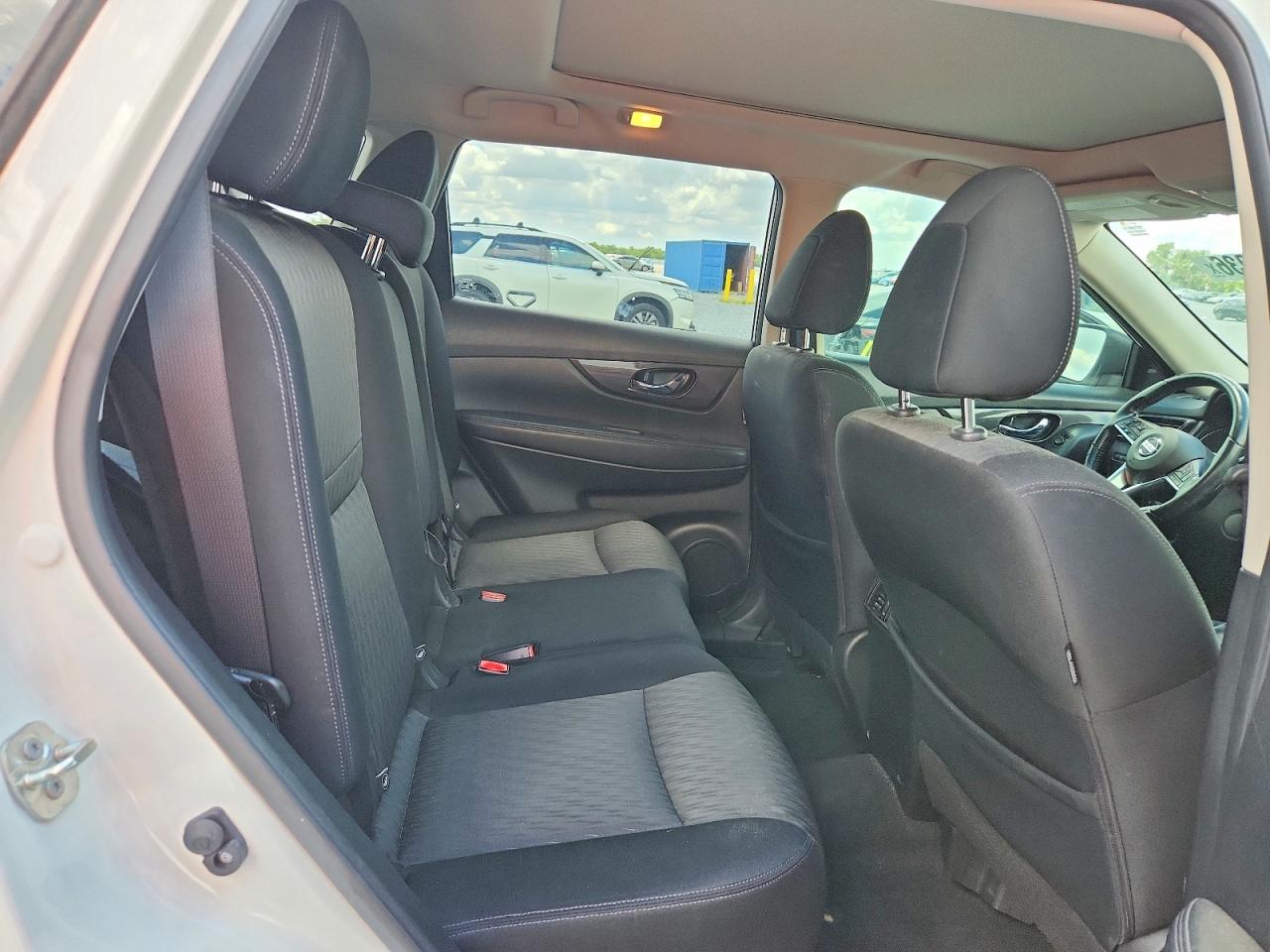 2020 NISSAN ROGUE SV photo 21