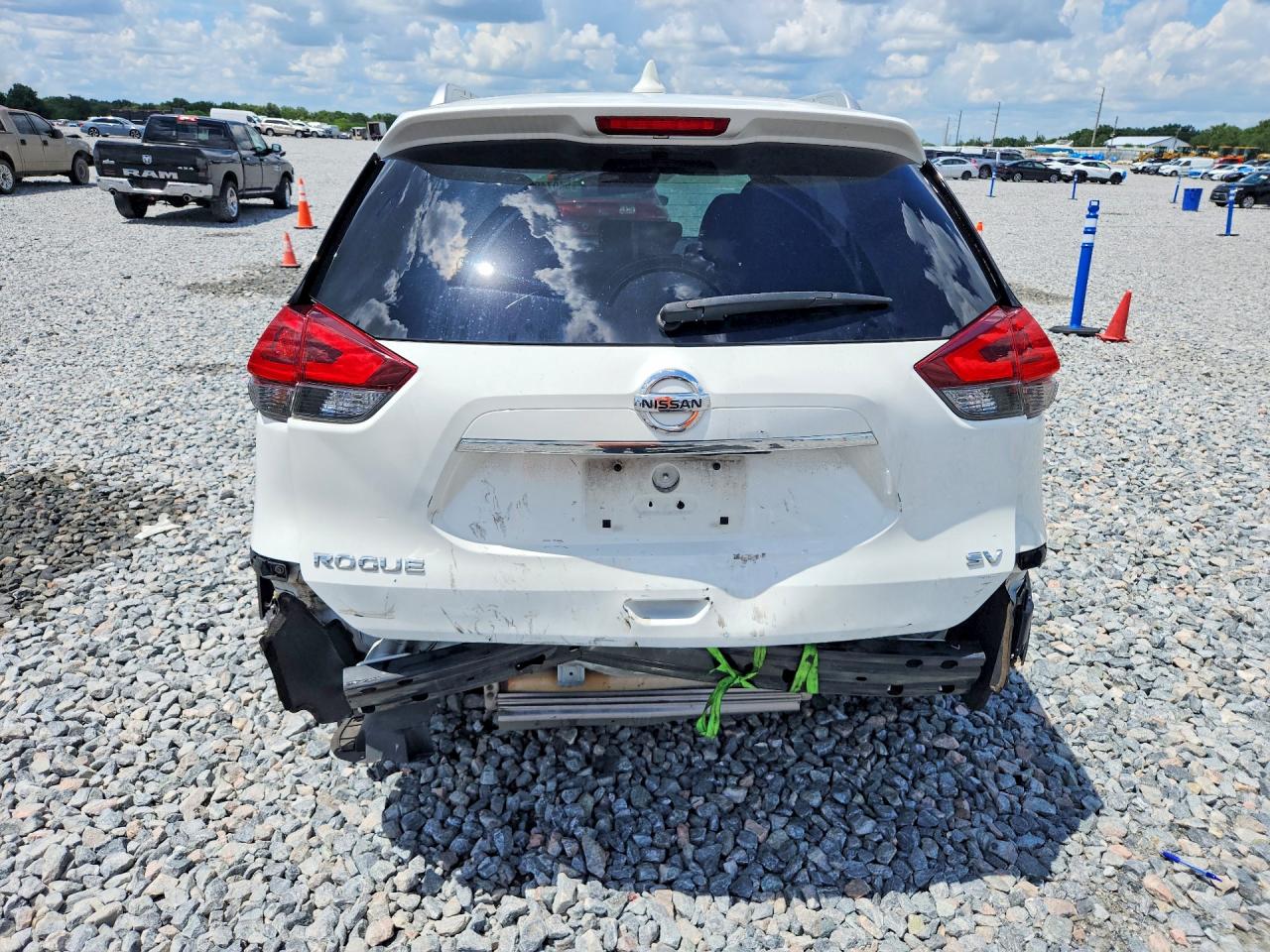 2020 NISSAN ROGUE SV photo 11
